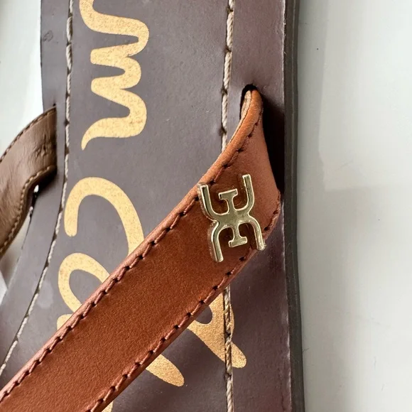 Sam Edelman flip flops. Never been worn. Size 5 - Picture 3 of 5